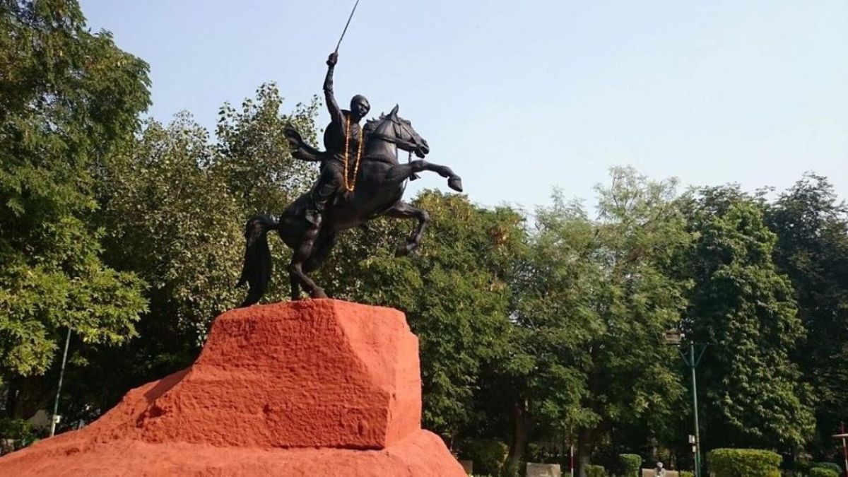 Rani Laxshmibai Statue Installed In Delhi